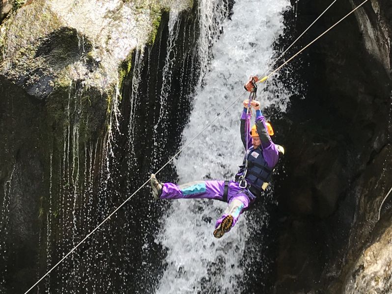 Canyoning - Journée canyon 5* - Tyrolienne - Enchaînement de deux canyons